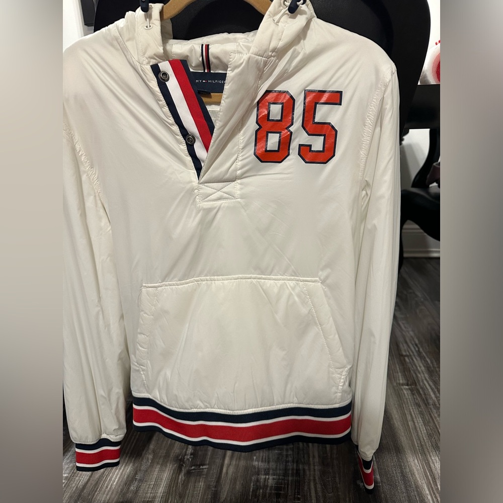 Tommy Hilfiger medium weight pullover jacket, great condition